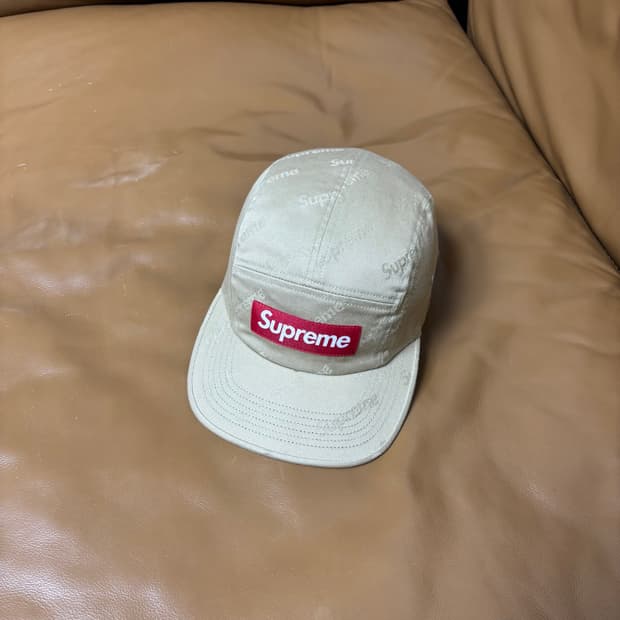 Supreme 슈프림 자카드 로고 워시드 탄 캠프캡 모자 (Tan)