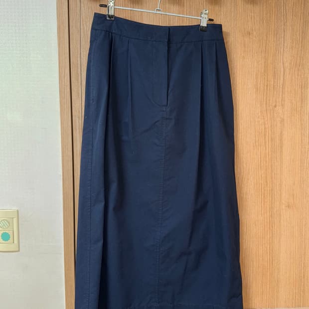 네이비 H라인 치마