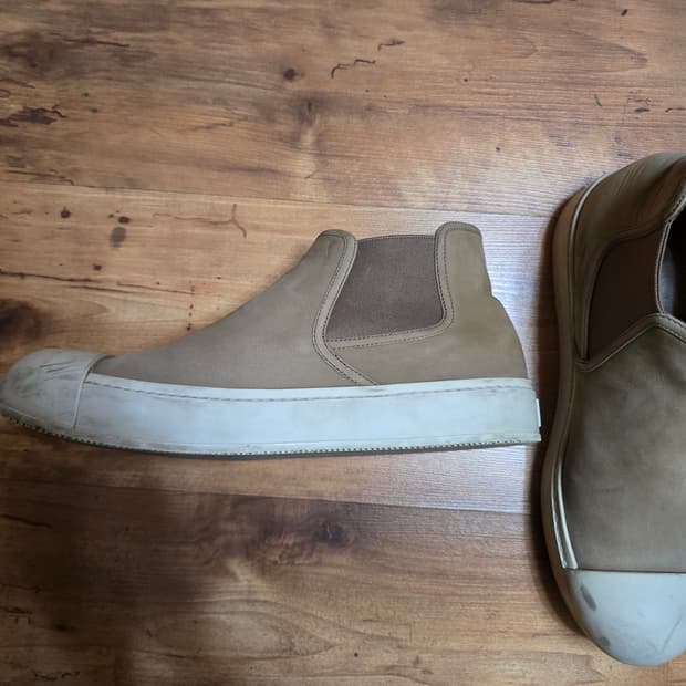 프라다 스웨이드 신발 판매합니다 