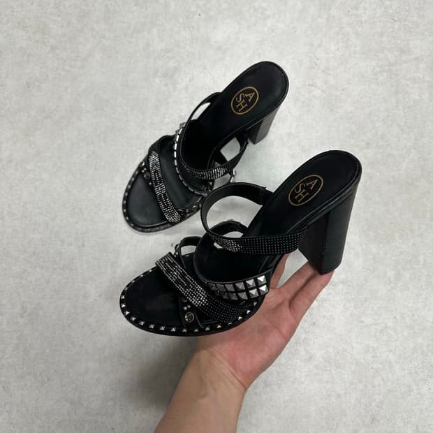 Ash 아쉬 스터드 스트랩 샌들