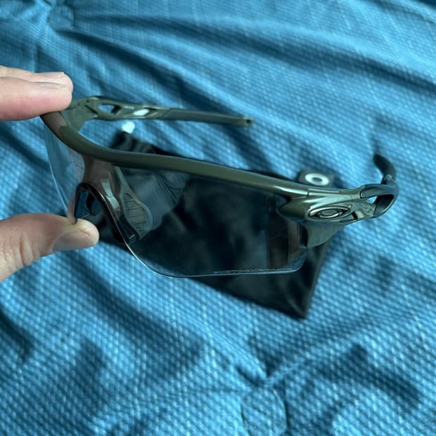 오클리 레이다락 변색