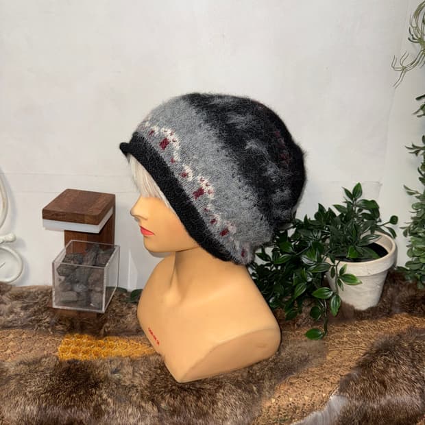 Gray black mushroom loose knit beanie 