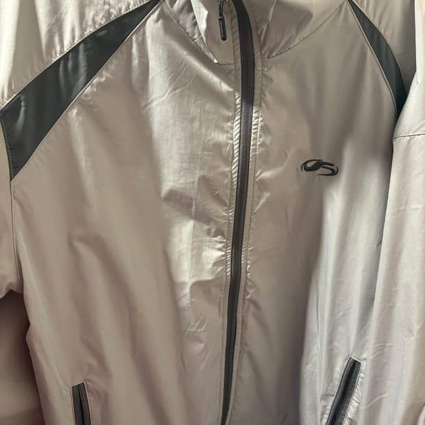 필루미네이트 바람막이 급처 