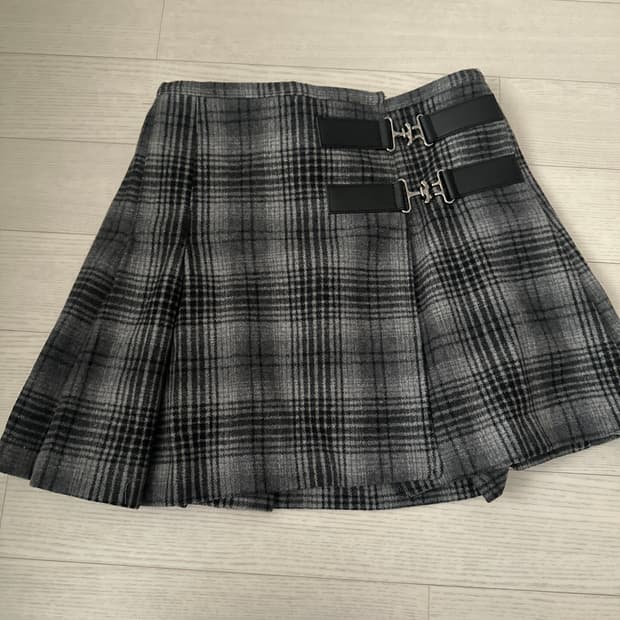 와이낫어스 체크 버클 스커트