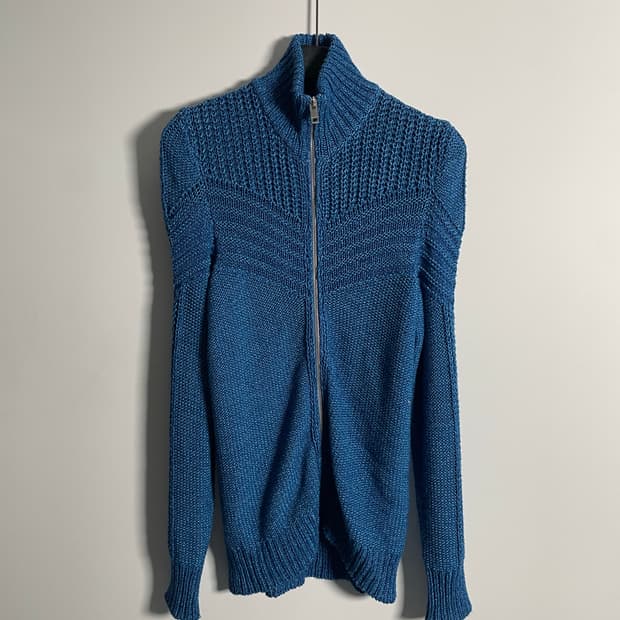 디젤 워시드 슬림핏 블루 하이넥 니트집업 (on.574)  