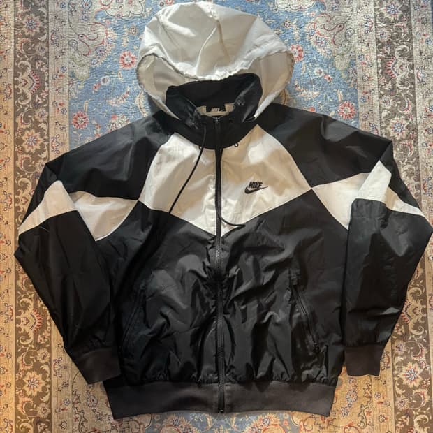 나이키 윈드러너 빅 스우시 바람막이