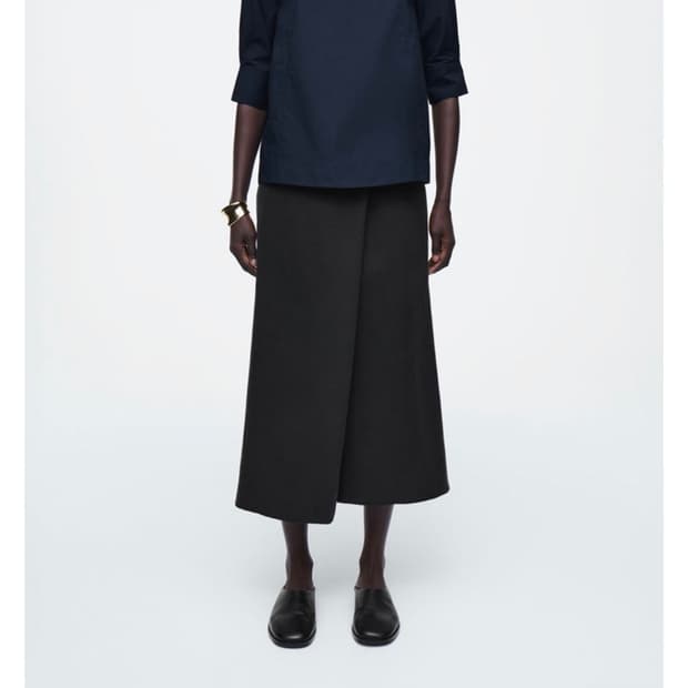 (새상품) COS 볼류미너스 보트넥 블라우스 네이비 32 