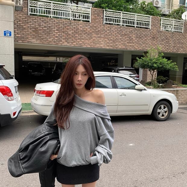 INAIEA 오프숄더 후드티 원숄더 후드 그레이