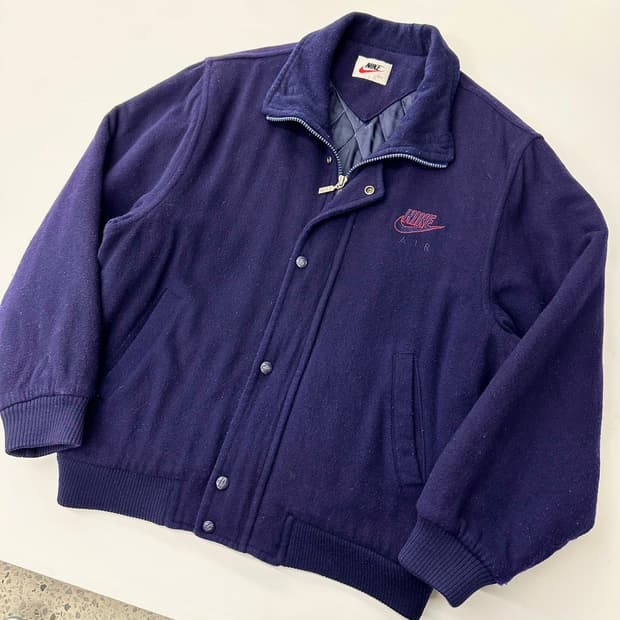 나이키 90‘s 빅 스우시 딥네이비 울 바시티 자켓