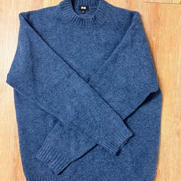 유니클로 니트 팔아요.