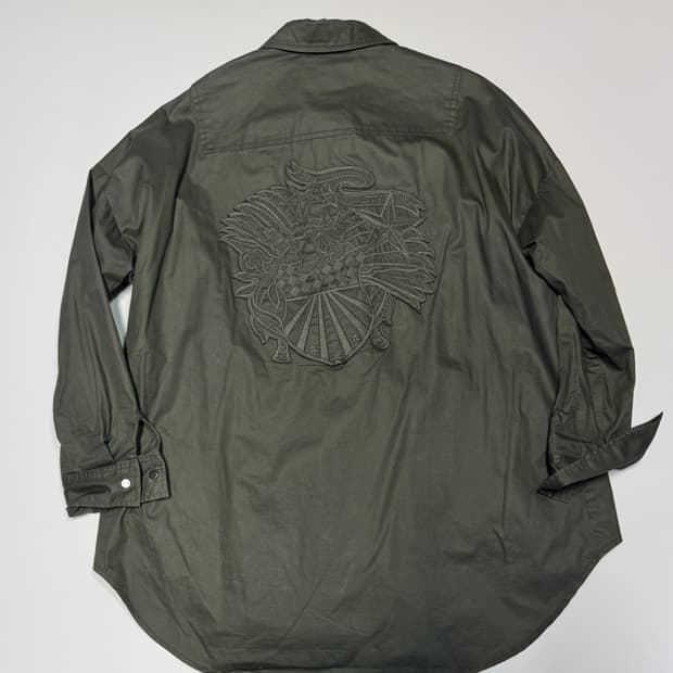 여성 손정완 SJWANI 뒷 프린팅 카키 셔츠 자켓 66