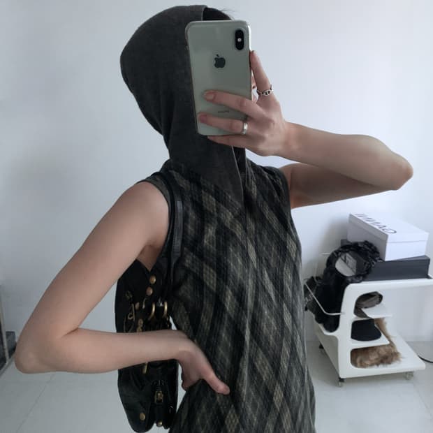 Checked Wool Knit HoodedSleeveless Dress