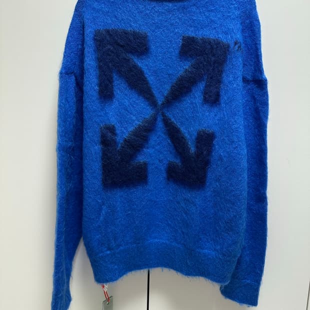 [네고 가능] 새상품 오프화이트 모헤어 앙고라 니트 블루 