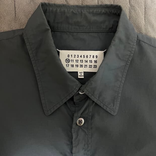 마르지엘라 스티치 포켓 셔츠