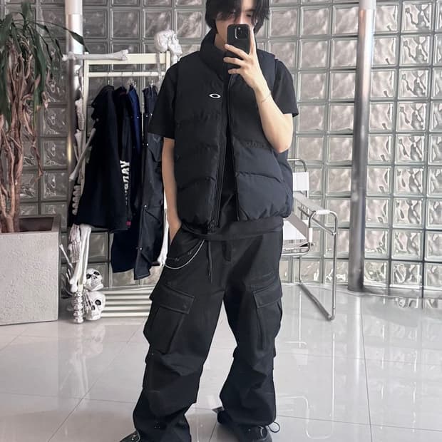 FORCEFUL PADDED VEST 패디드 베스트 FOA408237