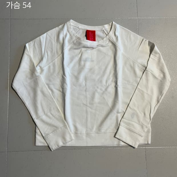 럭키슈에뜨 흰색 맨투맨 36