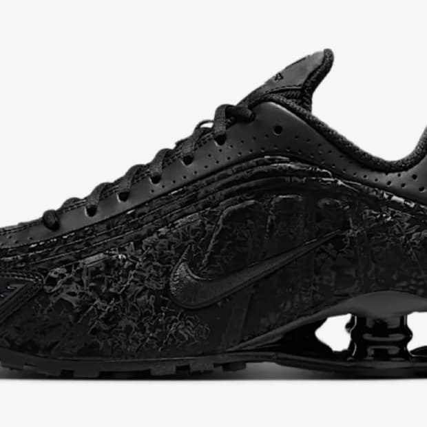 나이키 샥스R4 (다크스모크그레이) (새상품) 270