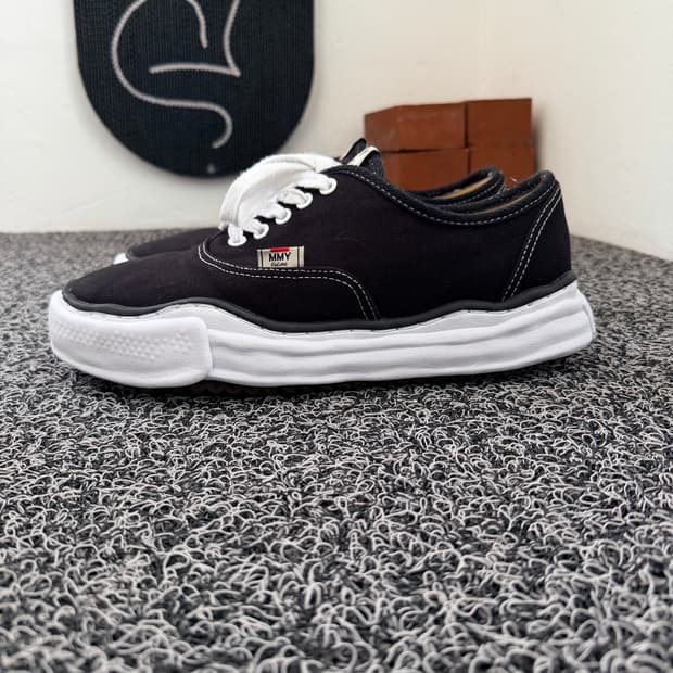 MMY 미하라 야스히로 블랙 스니커즈 280
