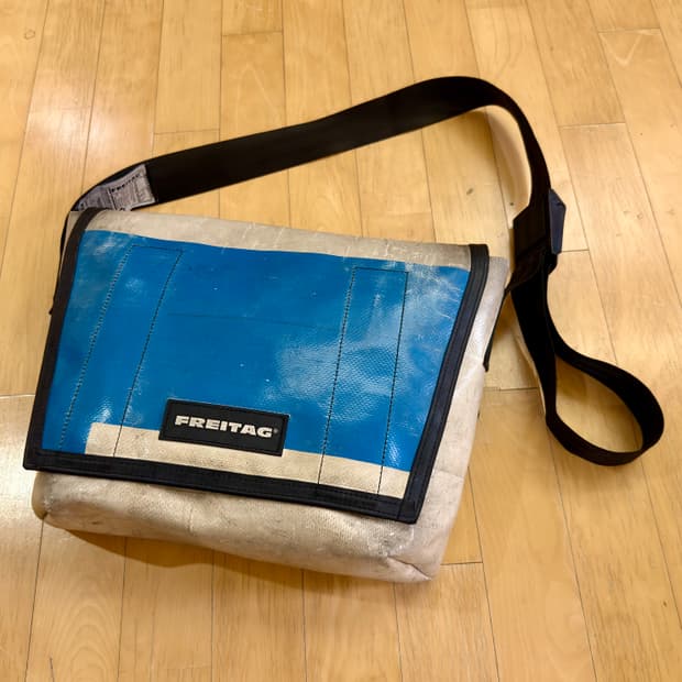 [프라이탁] 덱스터 F14 (화이트/블루) 빈티지 전투용 메신저백