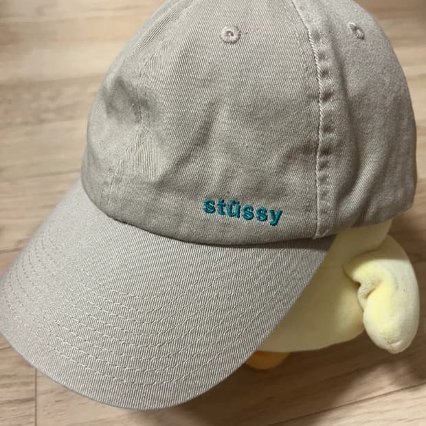 스투시 베이지 볼캡 모자 