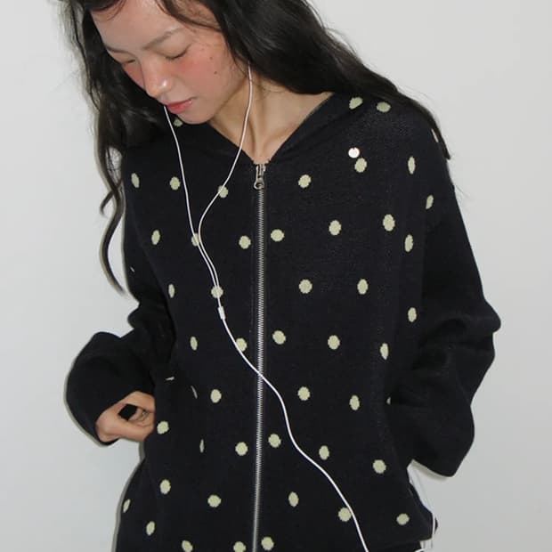 론론 홍영기 도트 후드 니트 집업