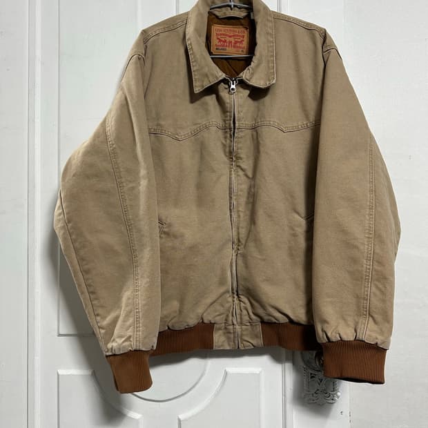 리바이스 엠바카데로 에이비에이터