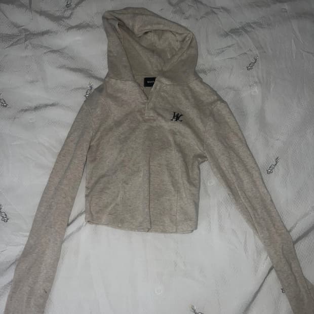 우알롱 크롭후드티 싸게 팔아요