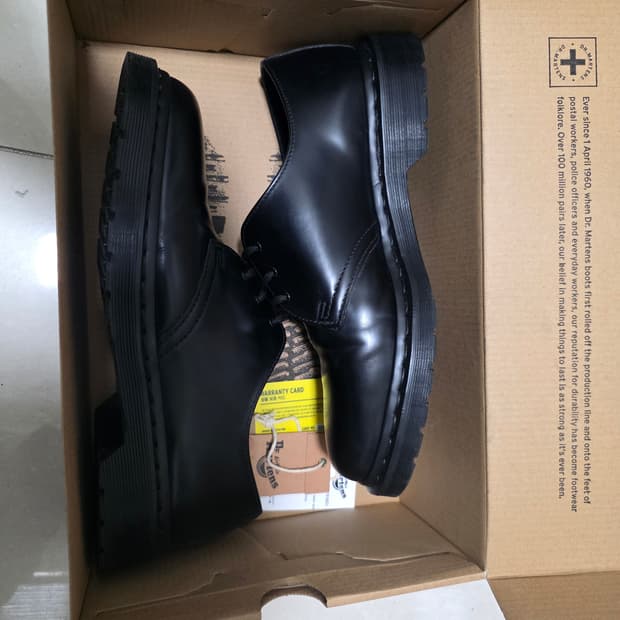 닥터마틴 1461 모노 UK8 (270) 판매합니다