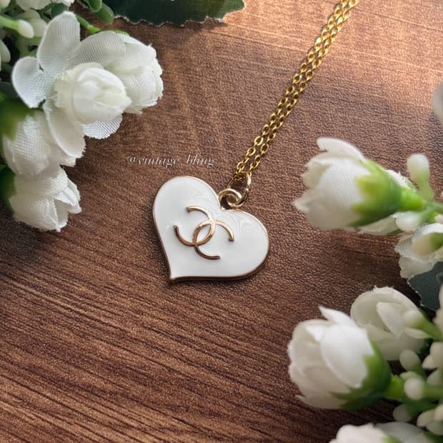 화이트) 샤넬 빅 하트 목걸이