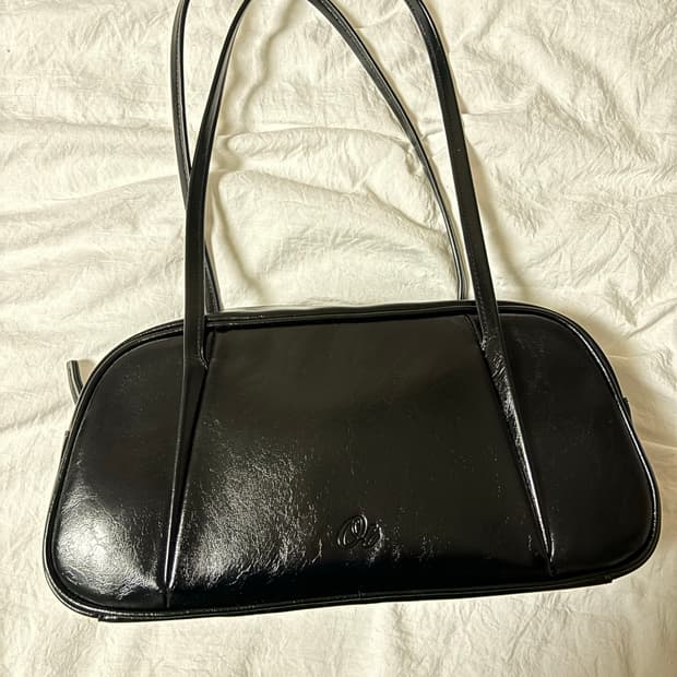 아더템포 스타카토 백 블랙