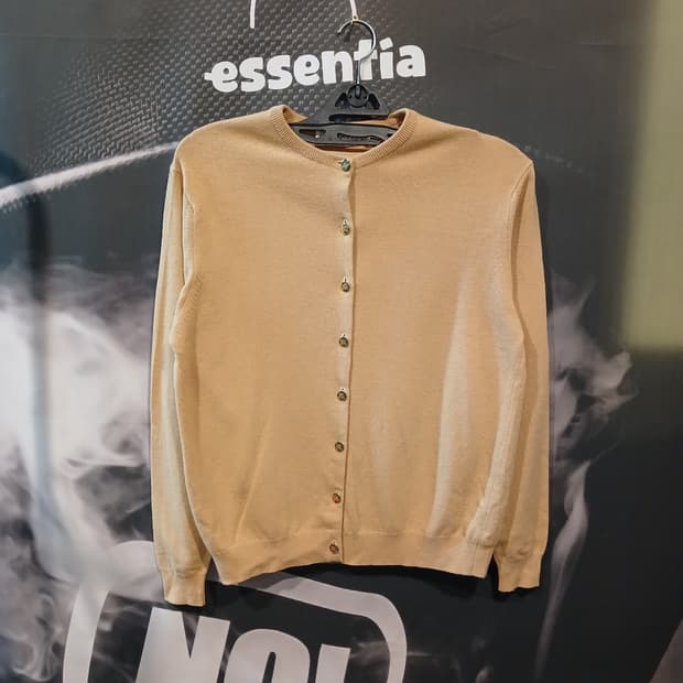 버버리 베이지색 가디건