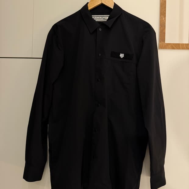 onitsuka tiger 오니츠카 타이거 셔츠 M사이즈