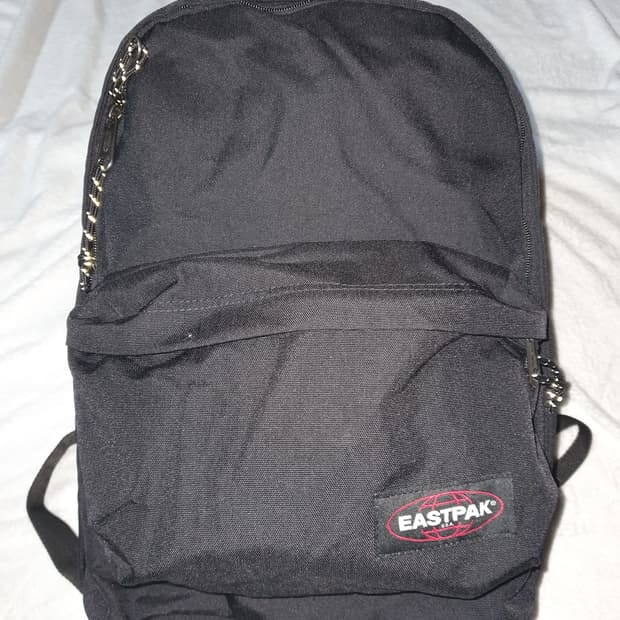 이스트팩X기묘한이야기 콜라보 백팩 .BK eastpak