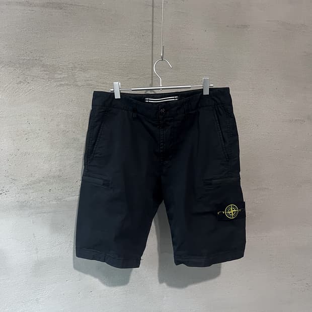 Stone Island (2018)
