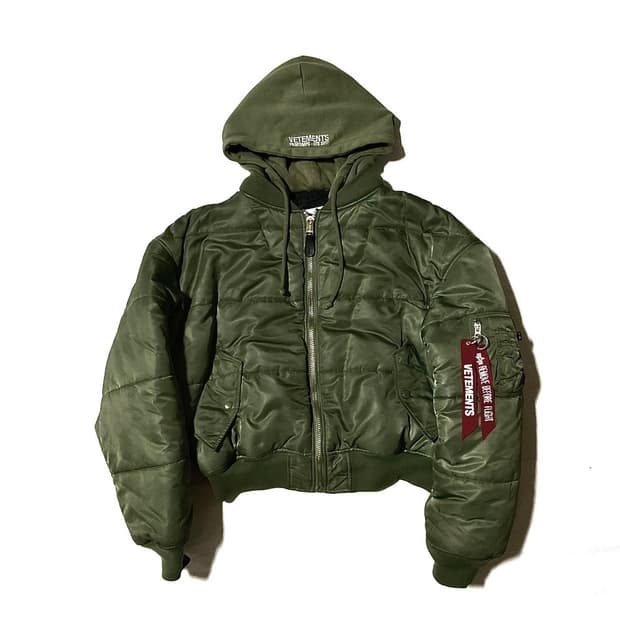 베트멍 AW17 리버시블 알파인더스트리 크롭 패디드 봄버