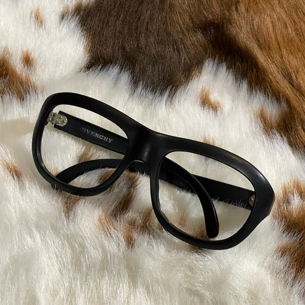 지방시 검정 뿔테 안경