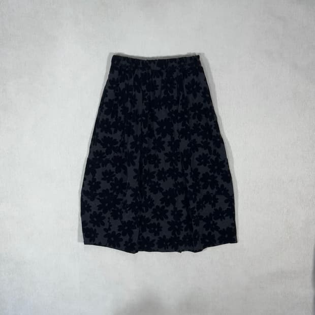 Cotton Velveteen Flower Black Skirt