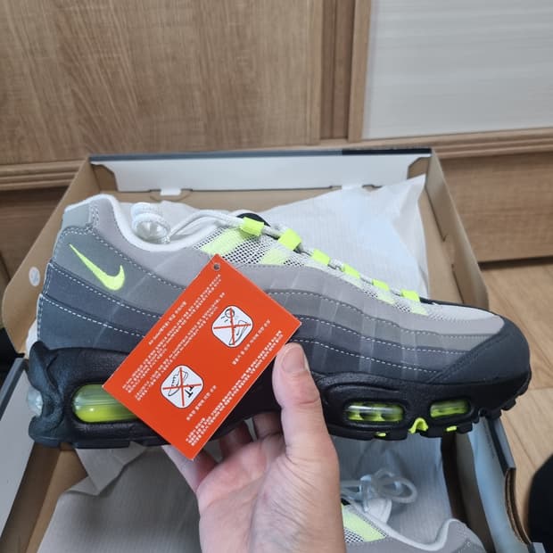 나이키 에어맥스 95 OG 네온
280사이즈 새상품