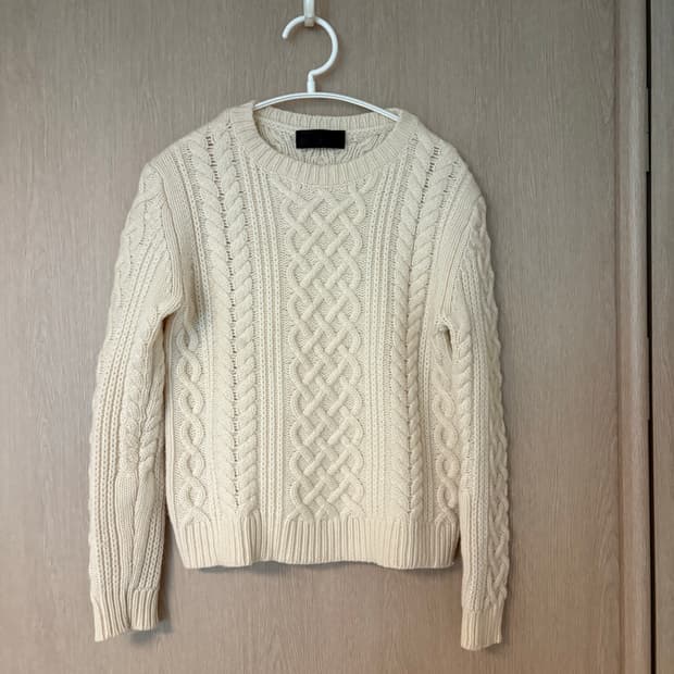 닐리로탄 캐시미어100 케이블니트