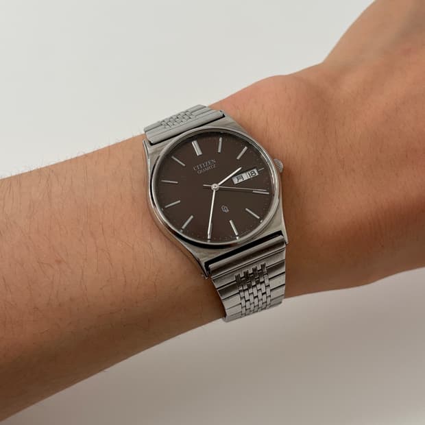 80s CQ brown dial silver quartz