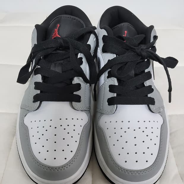 나이키 조던1 로우 라이트 스모크 그레이 225