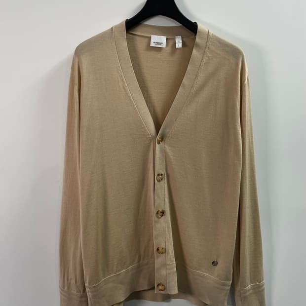 버버리 신형 벳지 오버핏 가디건 (on.232)