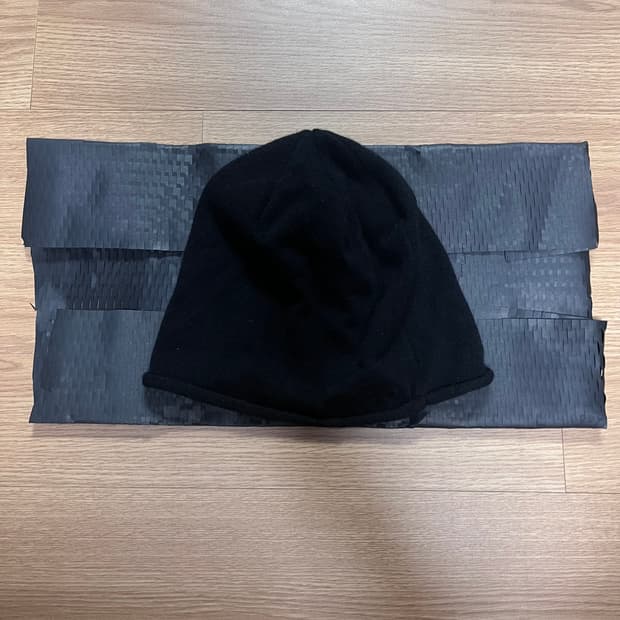 999휴머니티 오버핏 롤드 비니 블랙