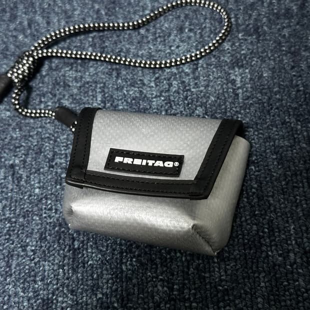 새제품 Freitag 프라이탁 미니 키링 판매(에어팟파우치)