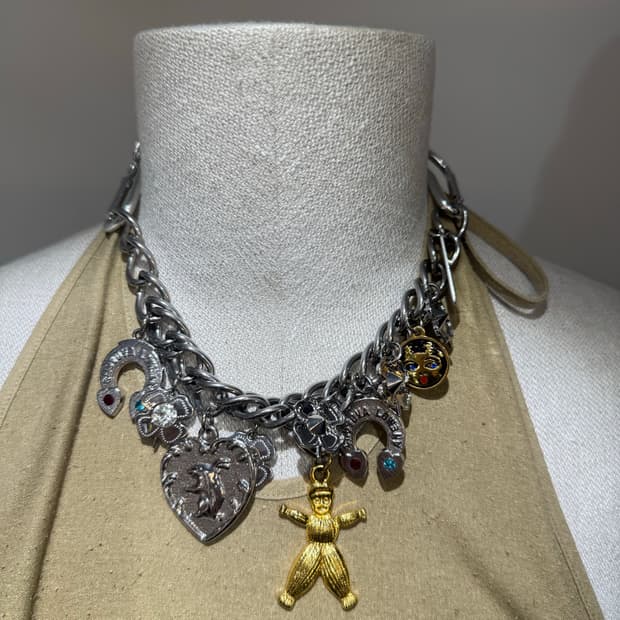 쵸포바 로위나 참 카라비너 목걸이 