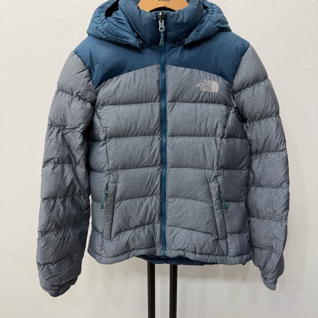 정품) 노스페이스 여성 700필 구스패딩 M