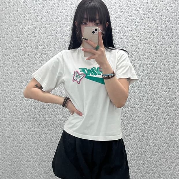 나이키 레트로 Y2K 키치 나비 프린팅 반팔티 S C10371
