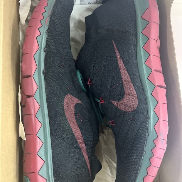 나이키 언더커버 갸쿠소 플라이니트3.0 크리스마스 280