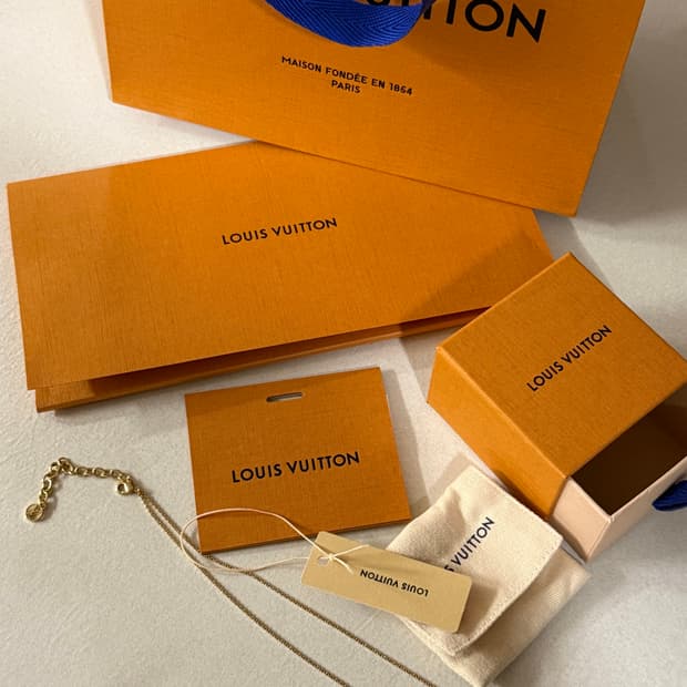 루이비통 목걸이(쁘띠드 루이)