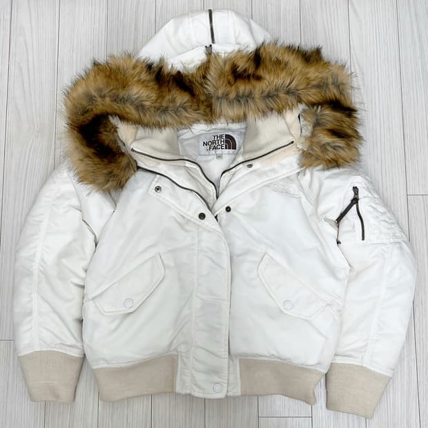노스페이스 화이트 퍼 크롭 다운 패딩 85